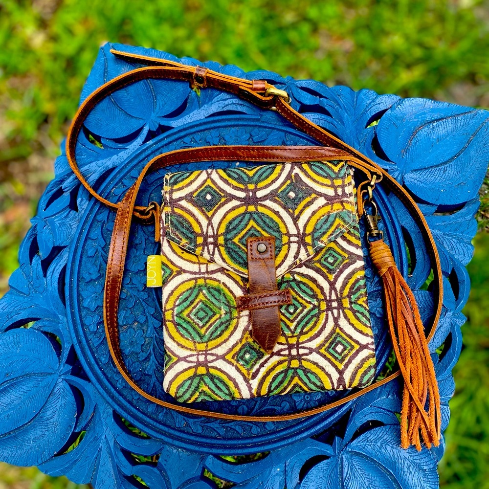 JOYN Crossbody Bag